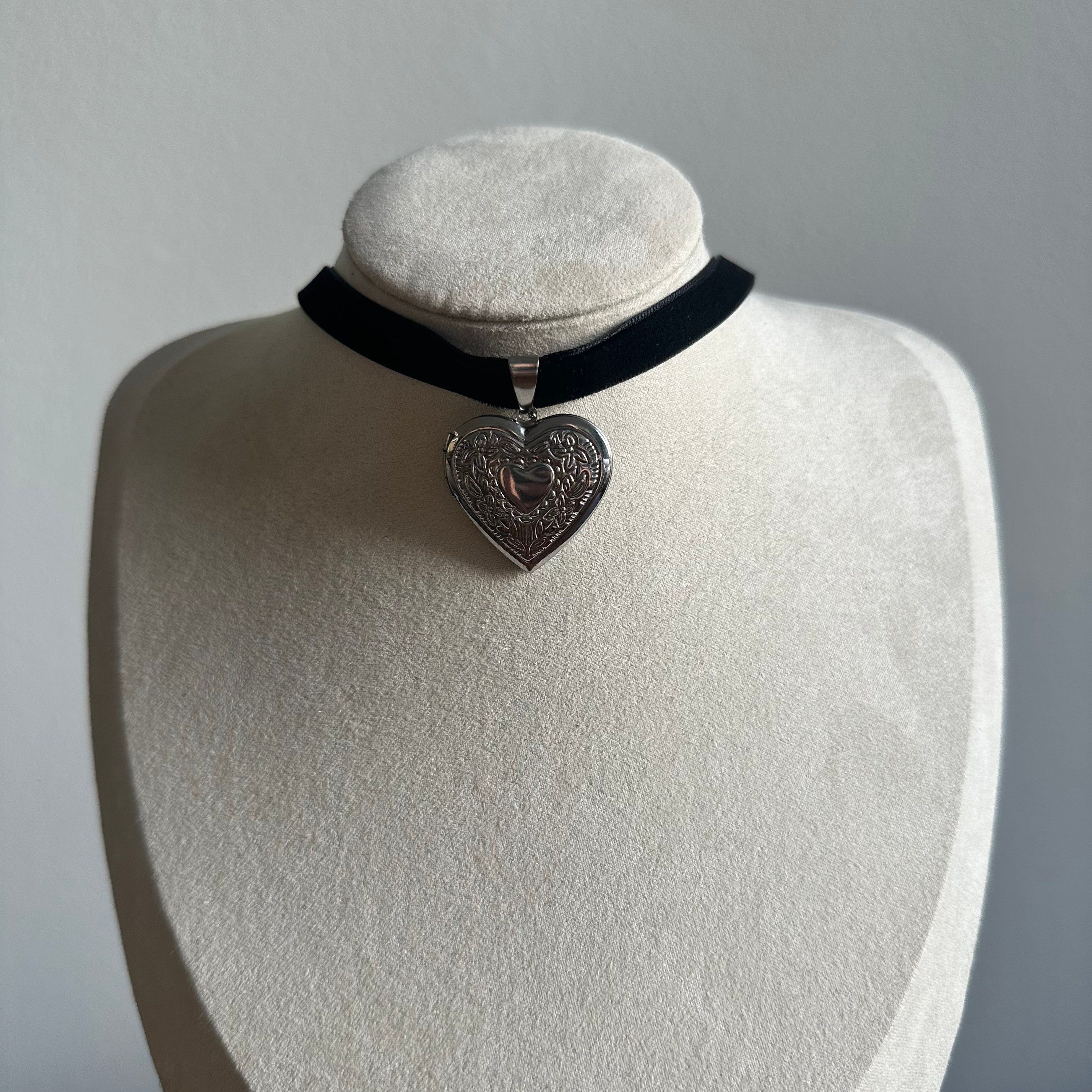 Velvet Ribbon Heart Locket Choker