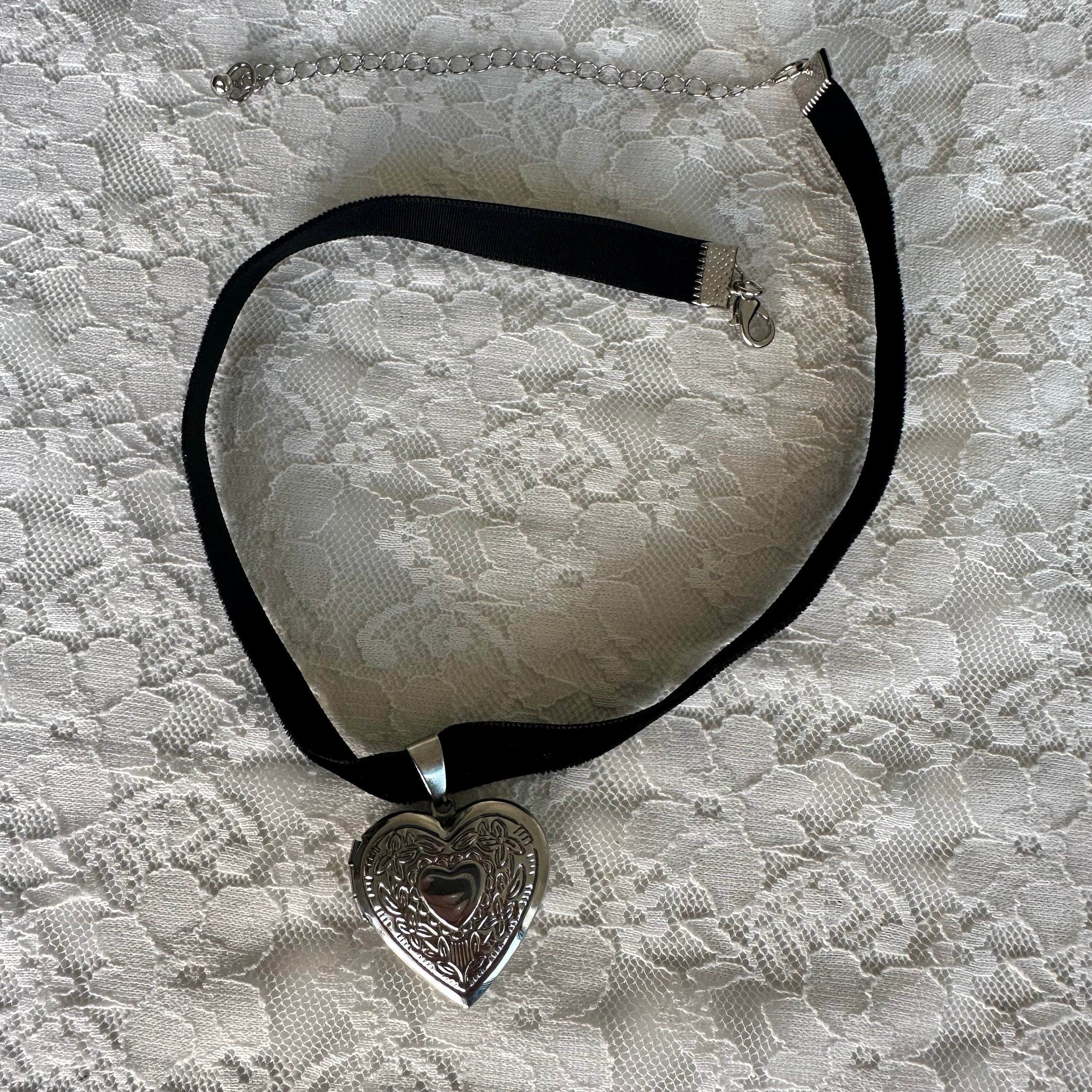 Velvet Ribbon Heart Locket Choker