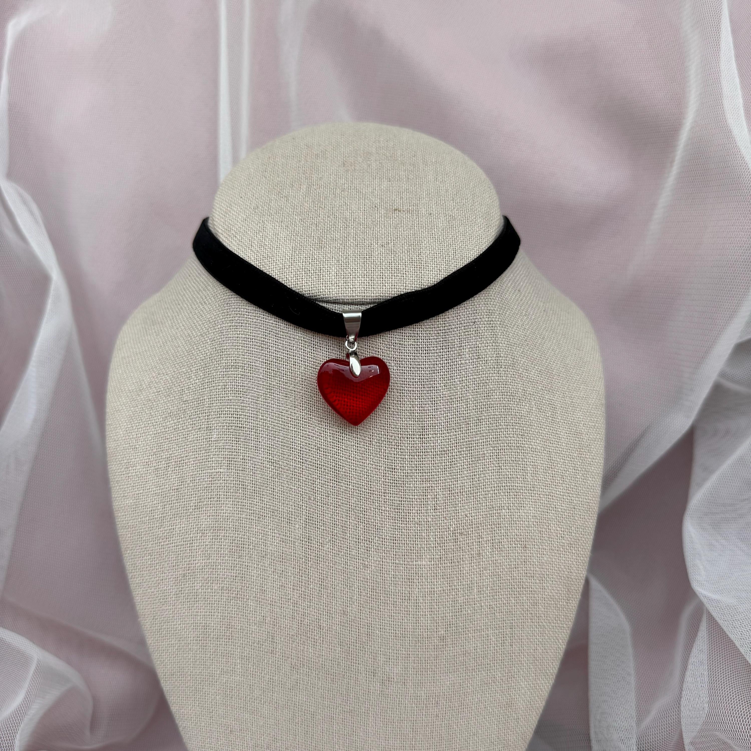 Red Heart Black Velvet Choker