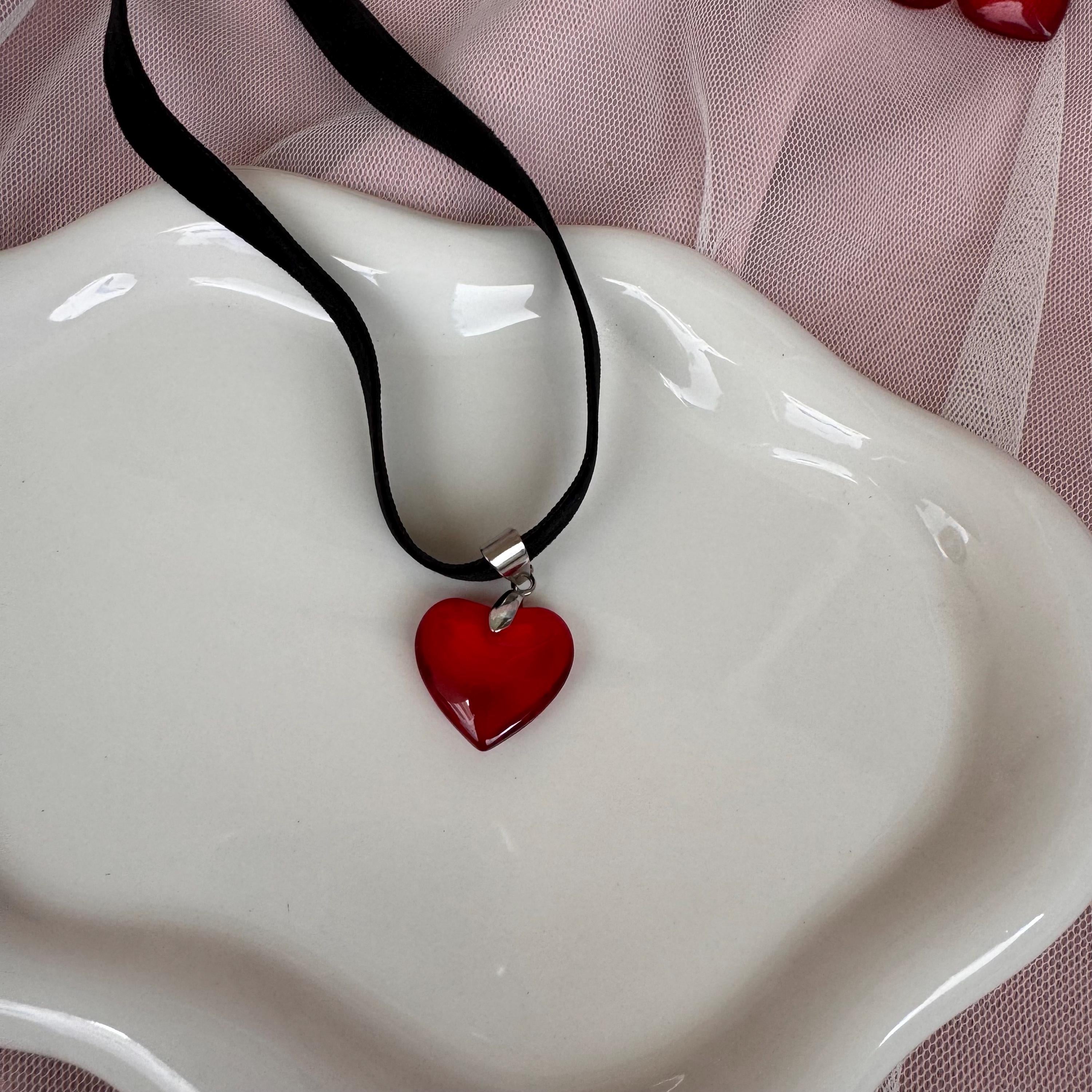 Red Heart Black Velvet Choker