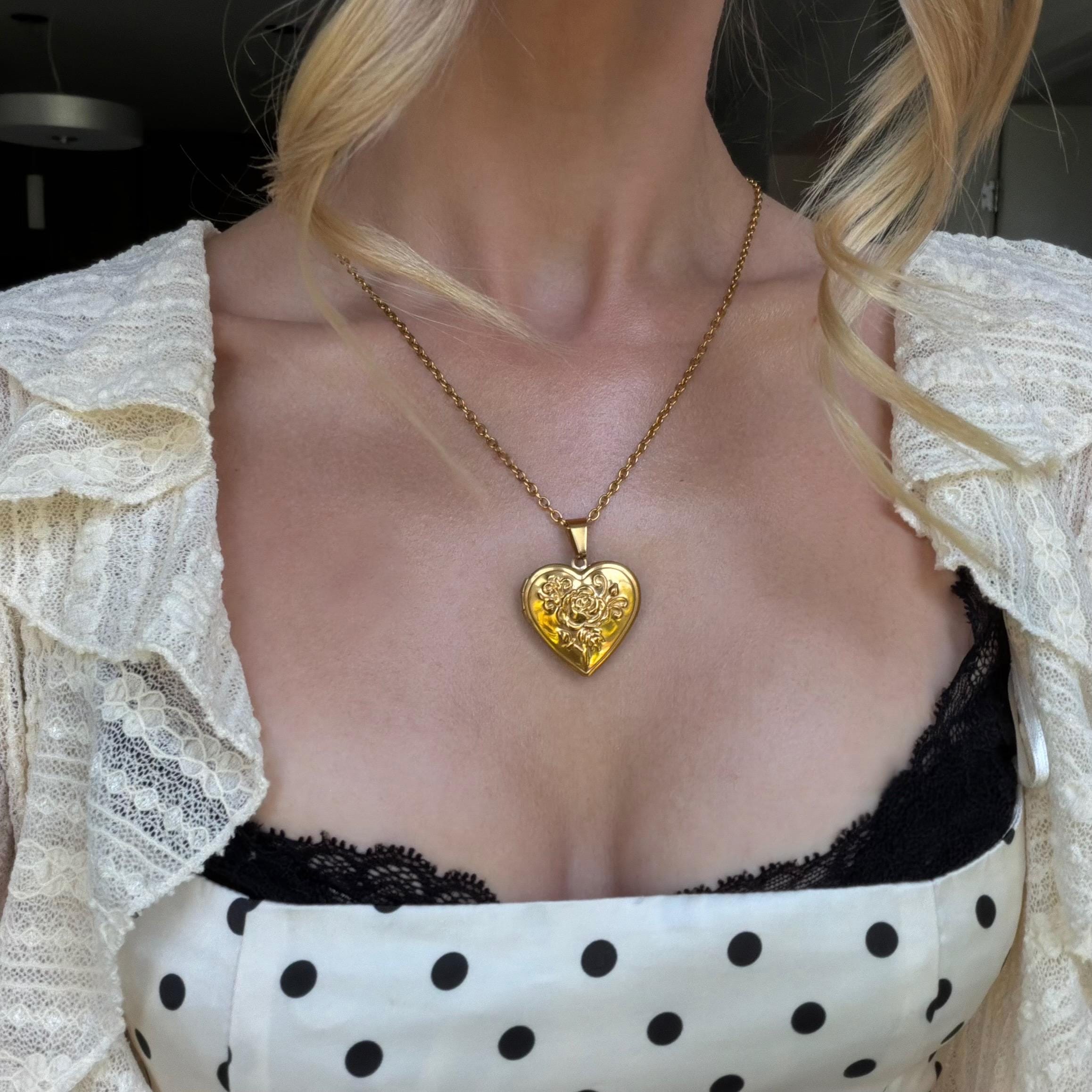 Gold Heart Locket Necklace, Rose Photo Locket Pendant, Vintage Floral Engraved Heart Necklace, Coquette Jewelry, Gift for Her, Bridesmaid