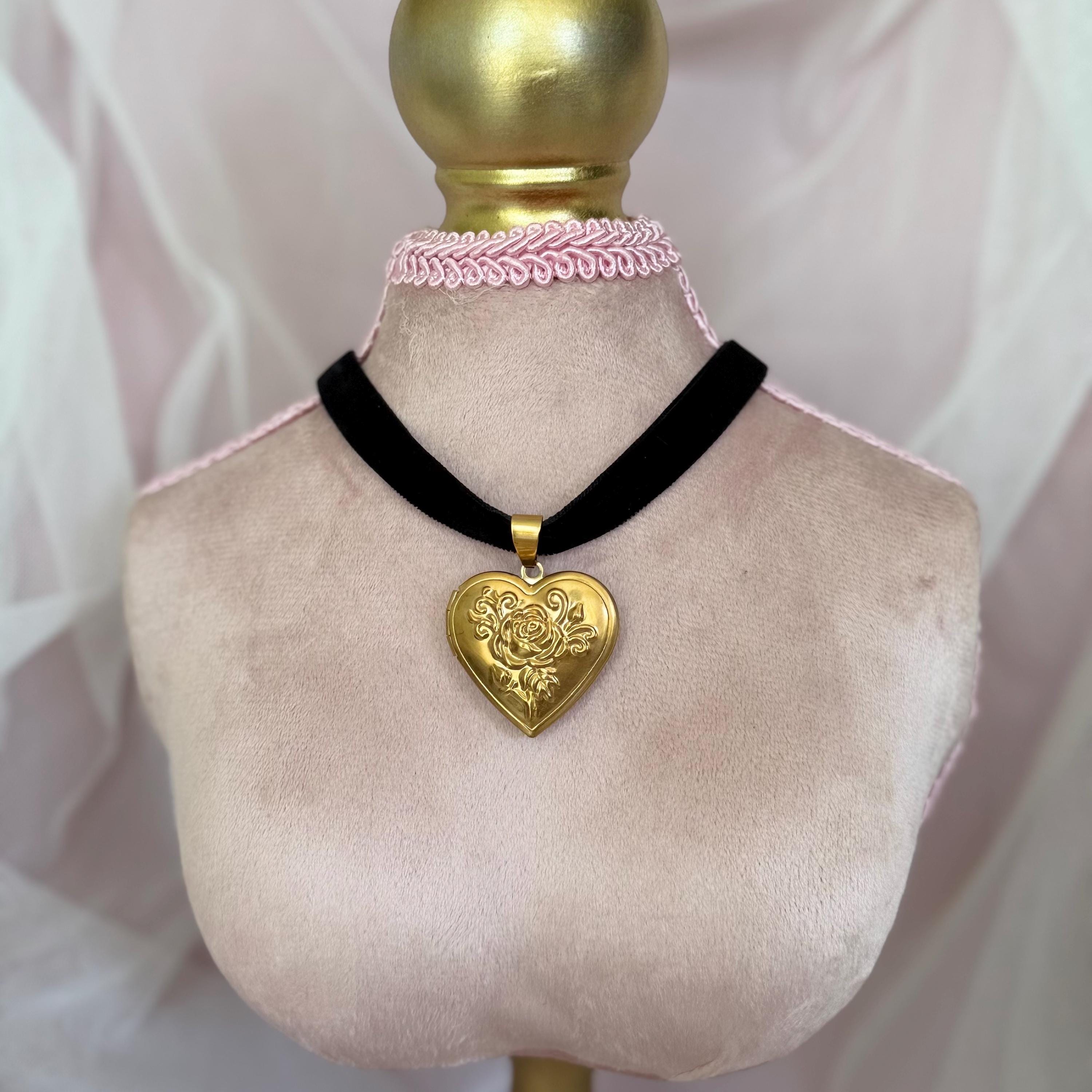 Black Velvet Choker Heart Locket, Gold Rose Locket Necklace, Victorian Gothic Photo Locket Choker, Dark Coquette Jewelry, Gift for Her