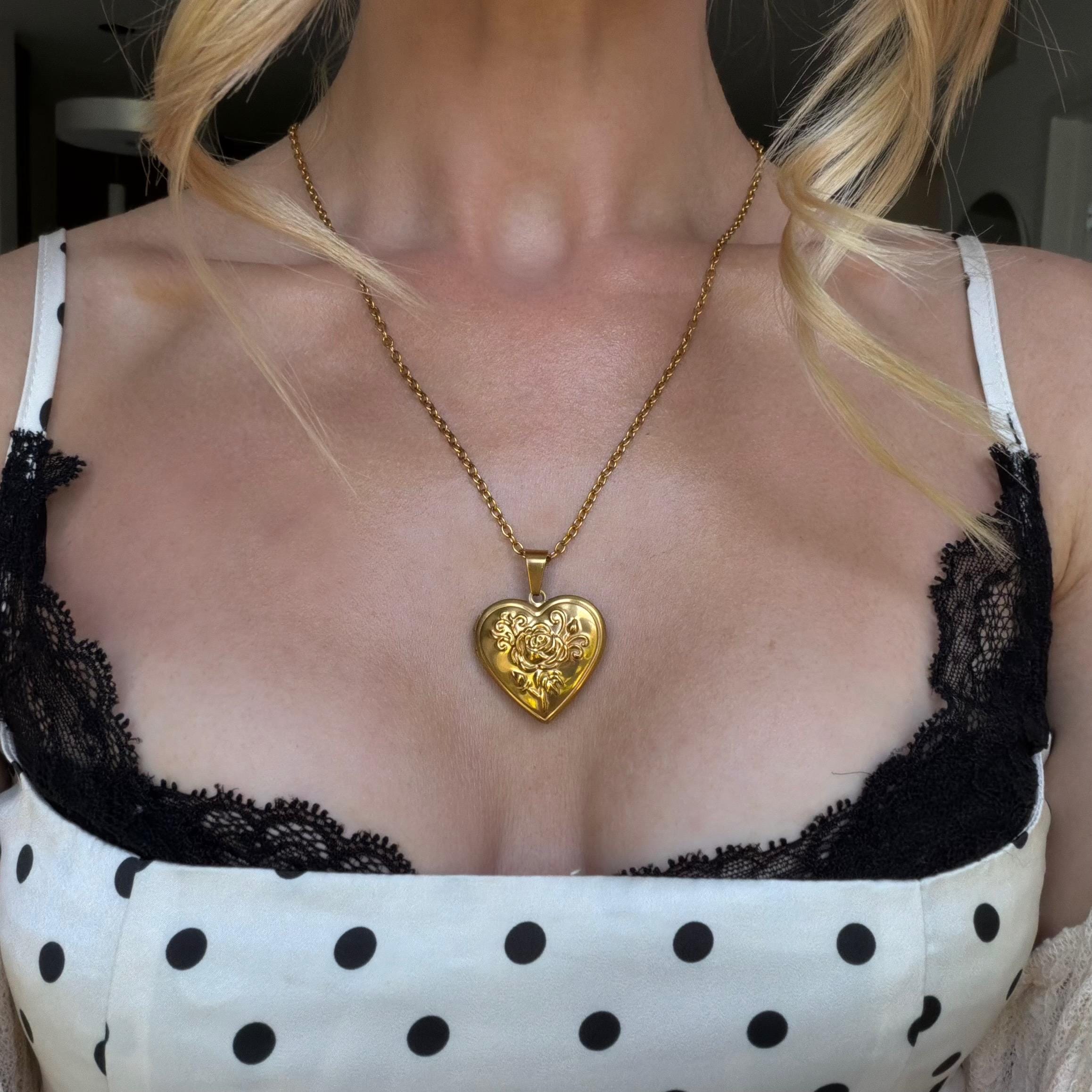 Gold Heart Locket Necklace, Rose Photo Locket Pendant, Vintage Floral Engraved Heart Necklace, Coquette Jewelry, Gift for Her, Bridesmaid